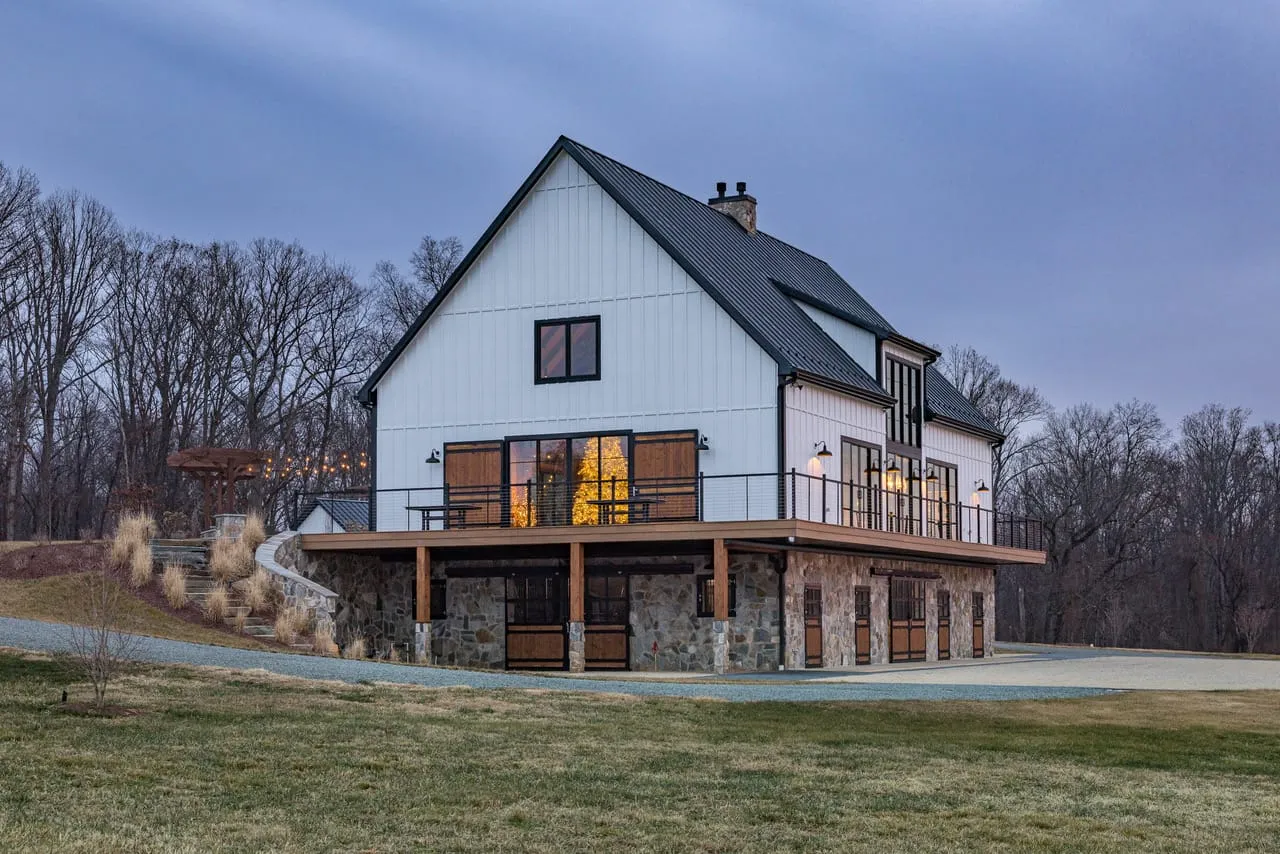 Custom timber frame interior, Tuttaposto estate, open-concept living with exposed joinery